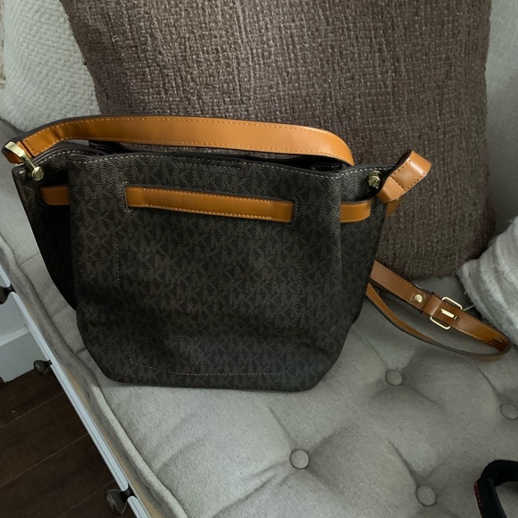 Michael Kors Dark Brown Shoulder Bag with Gold Accents - Picture 7 of 9